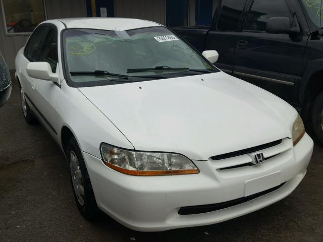 1HGCG5640XA038950 - 1999 HONDA ACCORD LX WHITE photo 1