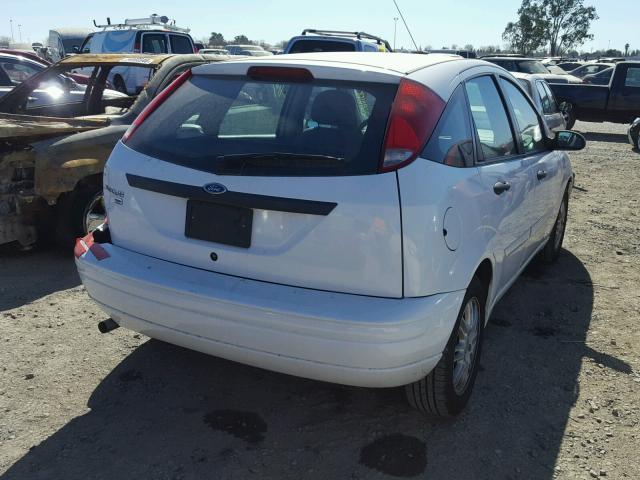 1FAHP37N07W113851 - 2007 FORD FOCUS ZX5 WHITE photo 4