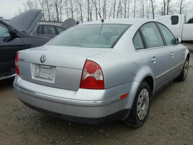 WVWPD63BX2P451157 - 2002 VOLKSWAGEN PASSAT GLS SILVER photo 4