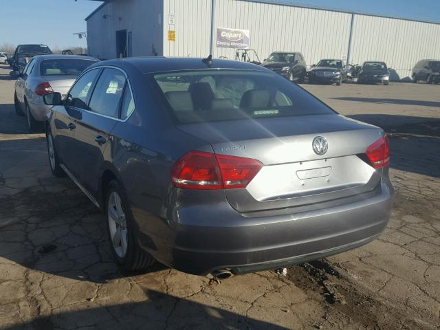 1VWBP7A38DC124699 - 2013 VOLKSWAGEN PASSAT SE GRAY photo 3