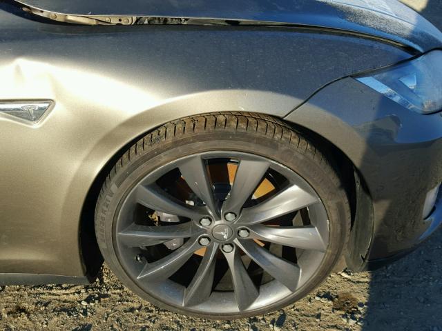 5YJSA1H29FF100898 - 2015 TESLA MODEL S 85 GRAY photo 9