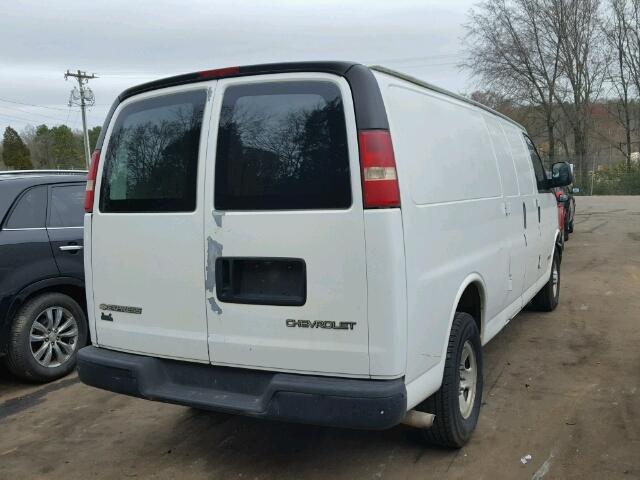 1GCGG29VX31105583 - 2003 CHEVROLET EXPRESS G2 WHITE photo 4