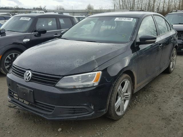 3VWDZ7AJ6BM374312 - 2011 VOLKSWAGEN JETTA SE BLACK photo 2