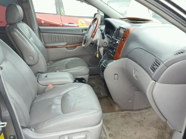 5TDZA22C25S342920 - 2005 TOYOTA SIENNA XLE GRAY photo 5