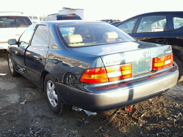 JT8BF28G3W0105305 - 1998 LEXUS ES 300 GREEN photo 3