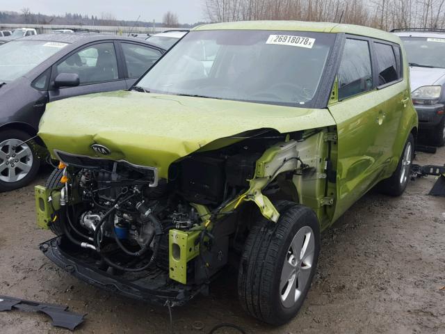 KNDJN2A28G7832351 - 2016 KIA SOUL GREEN photo 2