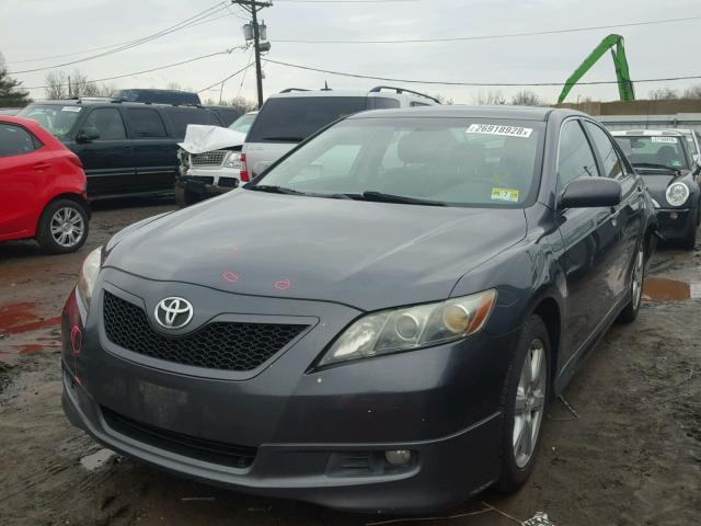 4T1BE46K57U675271 - 2007 TOYOTA CAMRY NEW GRAY photo 2