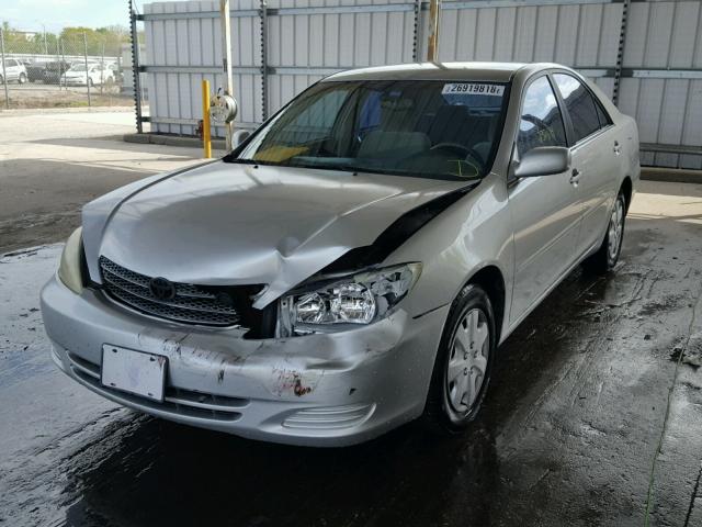 4T1BE32K24U856310 - 2004 TOYOTA CAMRY LE SILVER photo 2