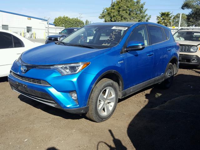 JTMRJREV6HD132200 - 2017 TOYOTA RAV4 HV LE BLUE photo 2