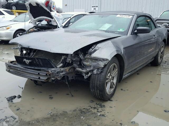 1ZVBP8EN3A5110100 - 2010 FORD MUSTANG GRAY photo 2