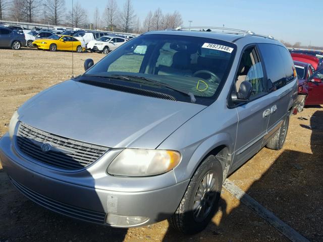 2C8GP64L02R552431 - 2002 CHRYSLER TOWN & COU SILVER photo 2