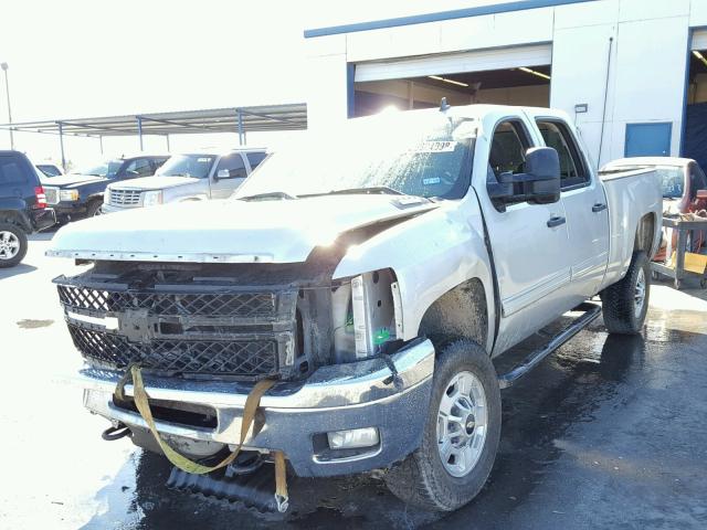 1GC1KXC82BF134484 - 2011 CHEVROLET SILVERADO SILVER photo 2