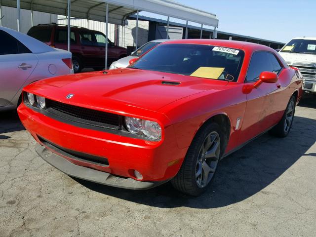 2B3LJ54T89H511929 - 2009 DODGE CHALLENGER RED photo 2