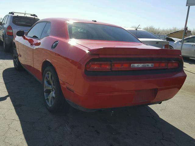 2B3LJ54T89H511929 - 2009 DODGE CHALLENGER RED photo 3