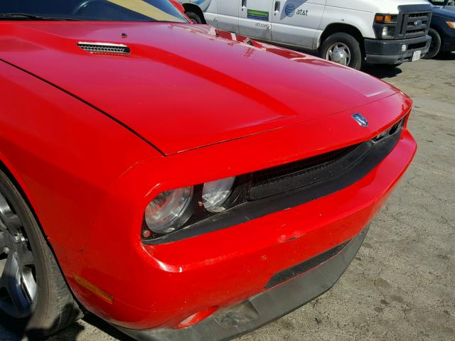 2B3LJ54T89H511929 - 2009 DODGE CHALLENGER RED photo 9