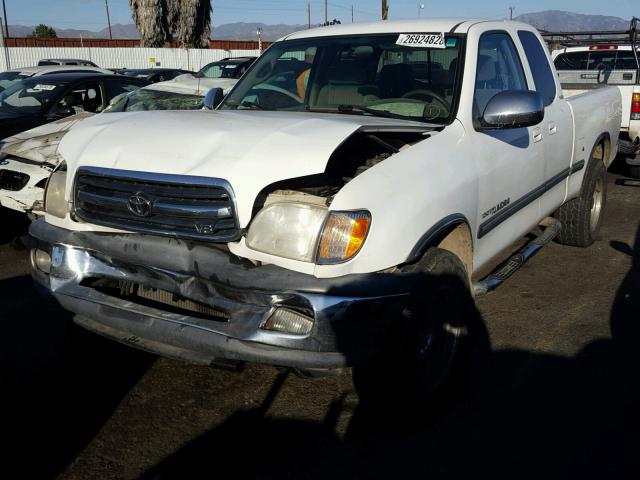 5TBRT3410YS084910 - 2000 TOYOTA TUNDRA ACC WHITE photo 2