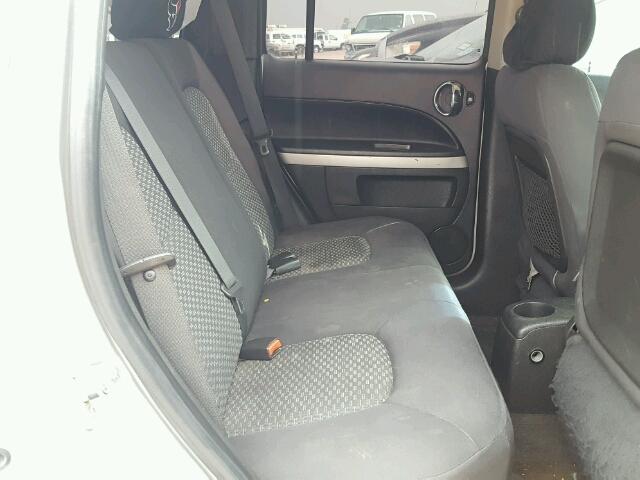 3GNCA13DX8S673940 - 2008 CHEVROLET HHR LS SILVER photo 6