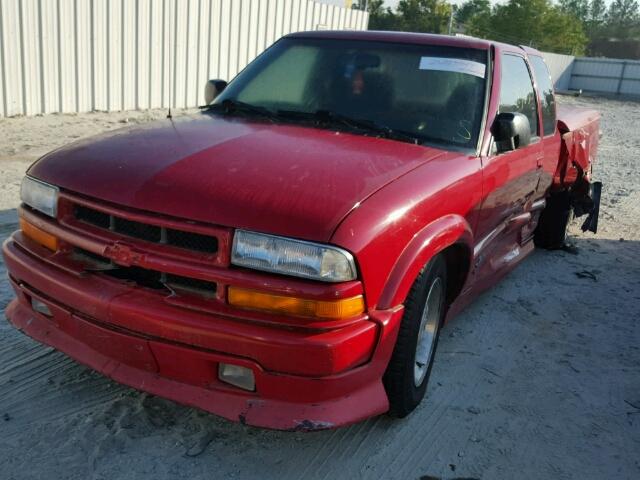 1GCCS1940Y8122552 - 2000 CHEVROLET S10 RED photo 2