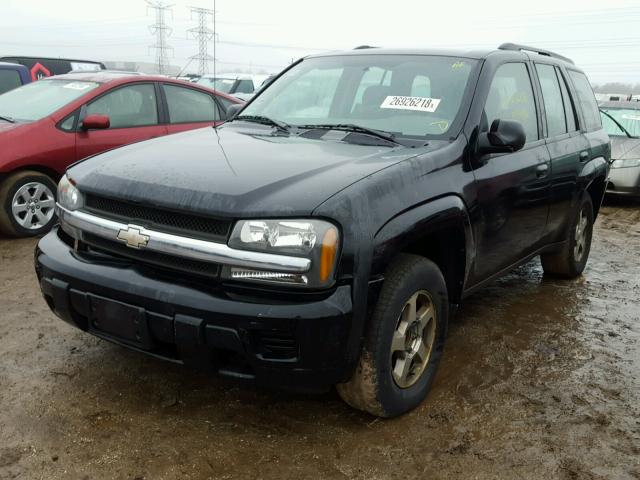 1GNDS13S442395526 - 2004 CHEVROLET TRAILBLAZE BLACK photo 2