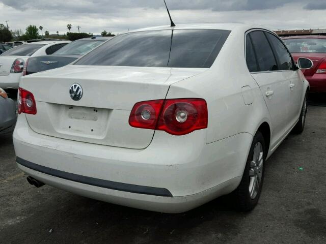 3VWEF81K27M064189 - 2007 VOLKSWAGEN JETTA WOLF WHITE photo 4