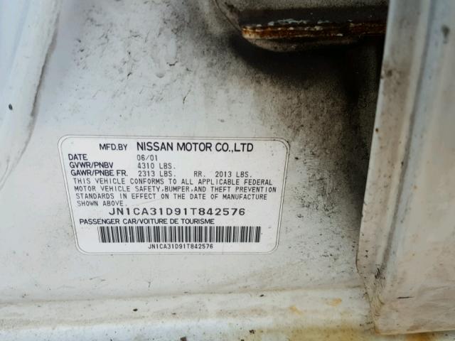 JN1CA31D91T842576 - 2001 NISSAN MAXIMA GXE WHITE photo 10