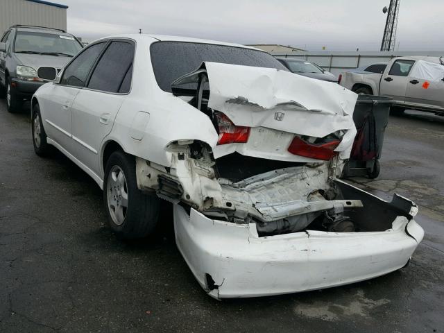 1HGCG1653YA097915 - 2000 HONDA ACCORD EX WHITE photo 3