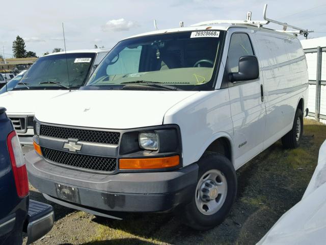 1GCHG35U561114395 - 2006 CHEVROLET EXPRESS G3 WHITE photo 2