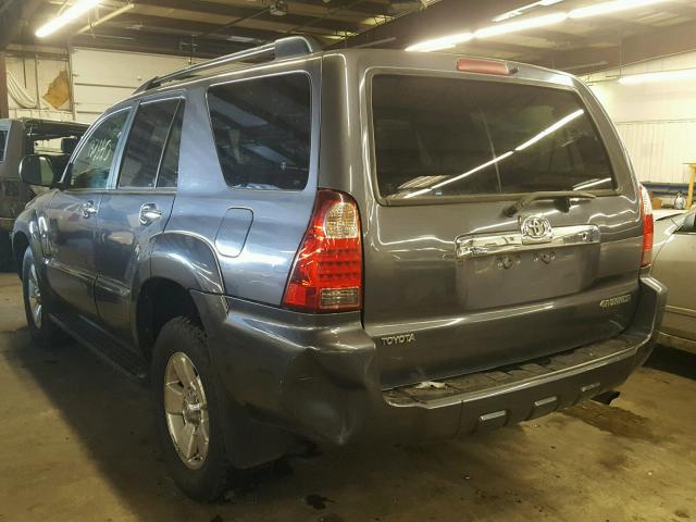 JTEBU14R260099453 - 2006 TOYOTA 4RUNNER SR GRAY photo 3