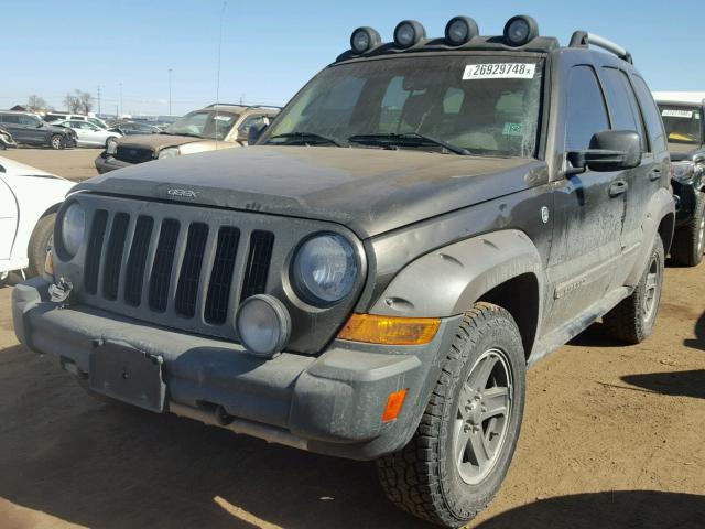 1J4GL38K26W253303 - 2006 JEEP LIBERTY RE BROWN photo 2