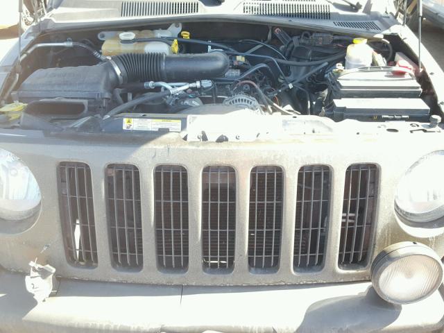 1J4GL38K26W253303 - 2006 JEEP LIBERTY RE BROWN photo 7