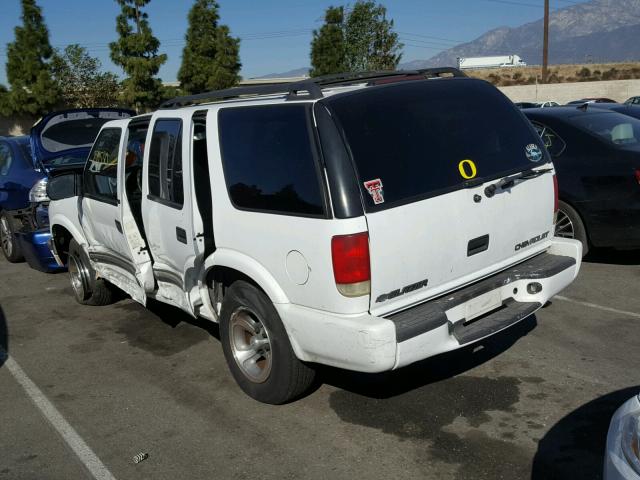 1GNCS13W312207203 - 2001 CHEVROLET BLAZER WHITE photo 3