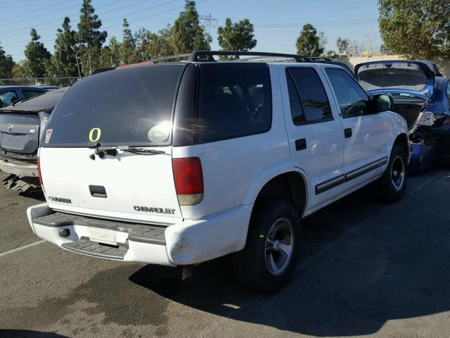 1GNCS13W312207203 - 2001 CHEVROLET BLAZER WHITE photo 4