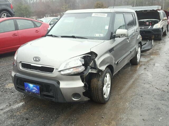 KNDJT2A23B7252195 - 2011 KIA SOUL + GRAY photo 2