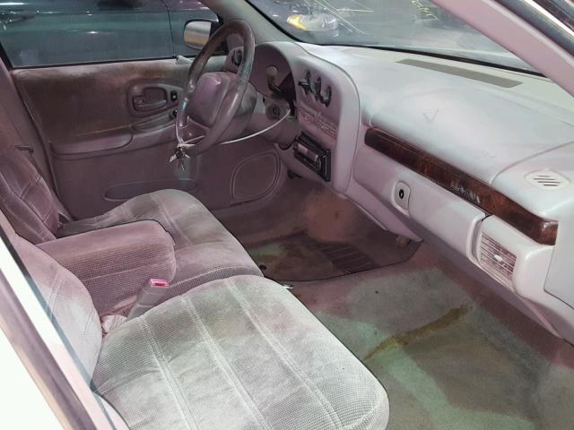 2G1WL52M2V1107389 - 1997 CHEVROLET LUMINA BAS თეთრი ფოტო 5