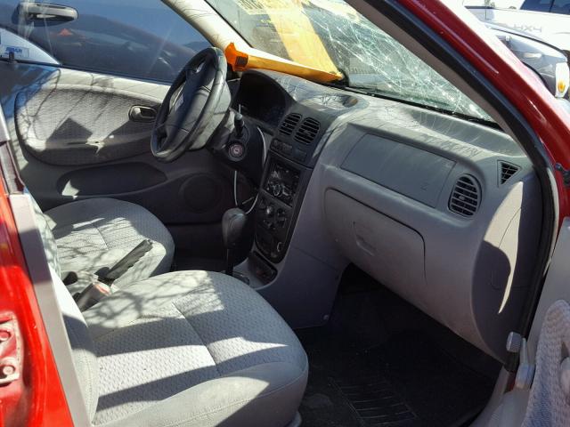 KNADC163026063922 - 2002 KIA RIO CINCO RED photo 5