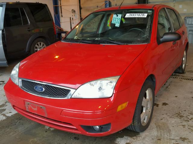 1FAHP37N27W246420 - 2007 FORD FOCUS ZX5 RED photo 2