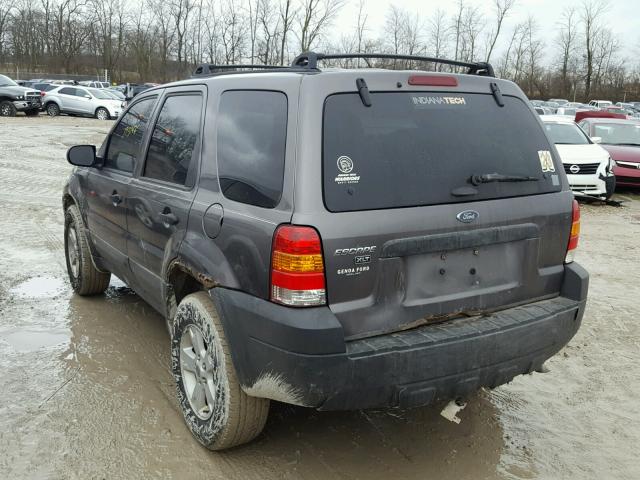 1FMYU03Z95KE22941 - 2005 FORD ESCAPE XLT GRAY photo 3