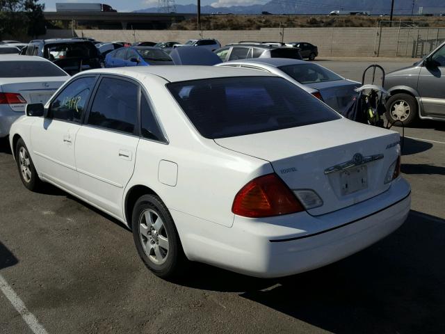 4T1BF28B7YU085413 - 2000 TOYOTA AVALON XL WHITE photo 3