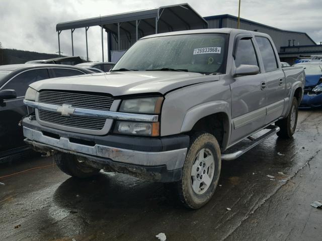 2GCEK13T841429005 - 2004 CHEVROLET SILVERADO SILVER photo 2