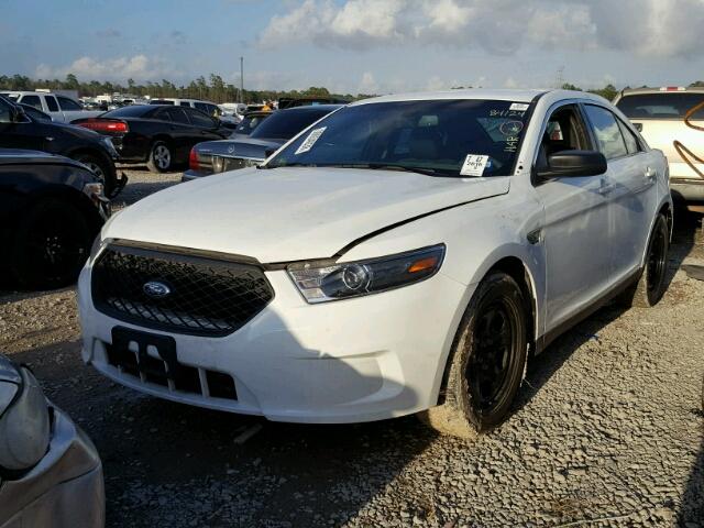 1FAHP2MK1GG133721 - 2016 FORD TAURUS POL WHITE photo 2