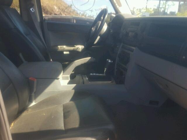 1J8HG48K26C263716 - 2006 JEEP COMMANDER BLACK photo 5