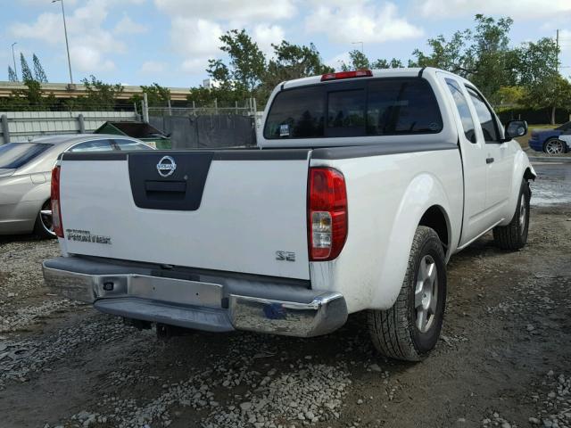 1N6AD06U58C433064 - 2008 NISSAN FRONTIER K WHITE photo 4