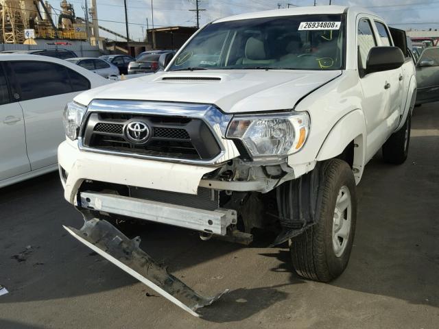 3TMJU4GN0FM187523 - 2015 TOYOTA TACOMA DOU WHITE photo 2