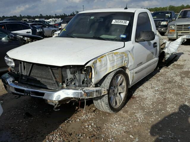 1GTEC14V04Z241633 - 2004 GMC NEW SIERRA WHITE photo 2