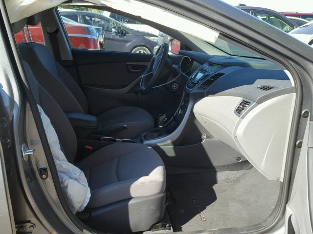 KMHDH4AE0GU598696 - 2016 HYUNDAI ELANTRA SE GRAY photo 5