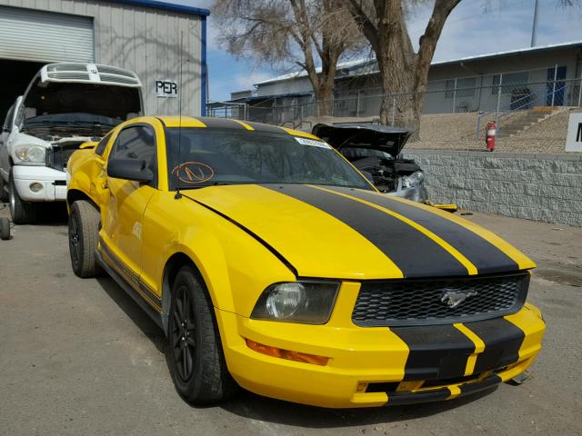 1ZVFT80N965177165 - 2006 FORD MUSTANG YELLOW photo 1