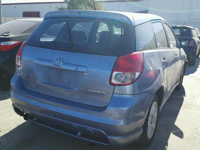 2T1KR32E54C218598 - 2004 TOYOTA MATRIX 银色 照片 4