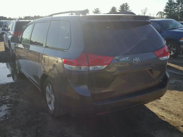 5TDKK3DC0CS233757 - 2012 TOYOTA SIENNA LE GRAY photo 3