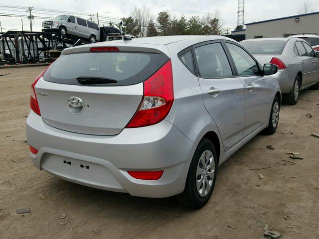 KMHCT5AE6GU283272 - 2016 HYUNDAI ACCENT SE SILVER photo 4