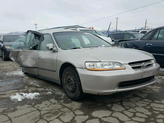 1HGCG5546XA125690 - 1999 HONDA ACCORD LX SILVER photo 1